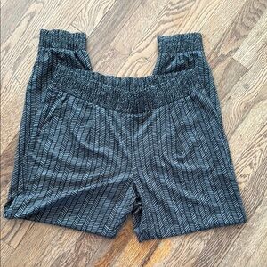Athleta Chevron Joggers in Gray and Black Sz 12